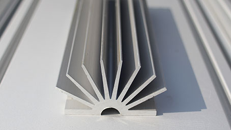 草莓视频APP在线下载散热器