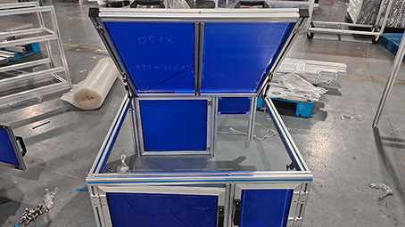 带气弹簧的草莓视频APP在线下载设备防护罩