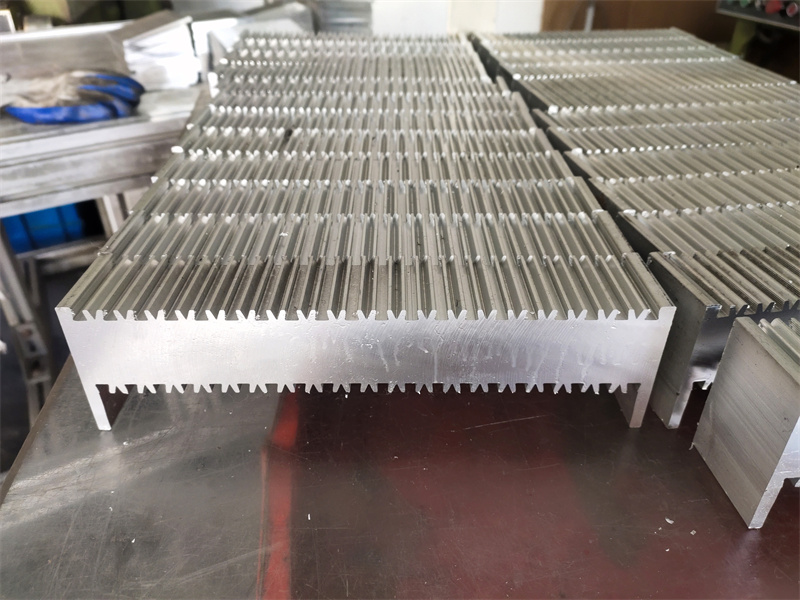 汽车散热器草莓视频APP在线下载外壳