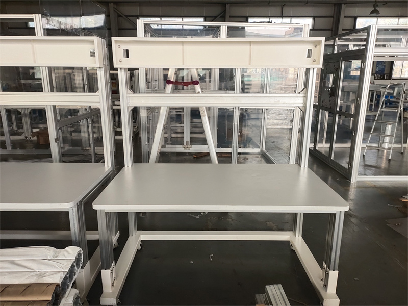 加工组装草莓视频APP在线下载工作台