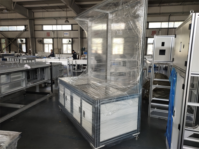 加工组装草莓视频APP在线下载实验室工作台