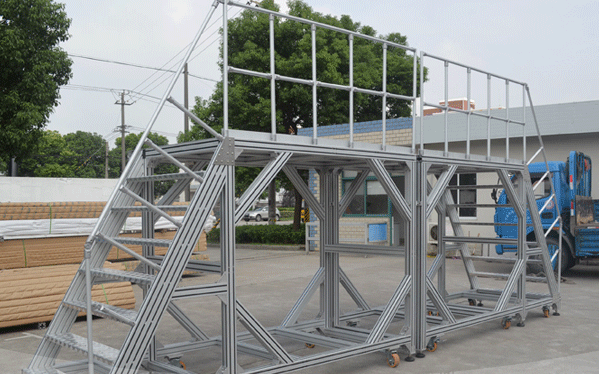 草莓视频APP在线下载踏步框架