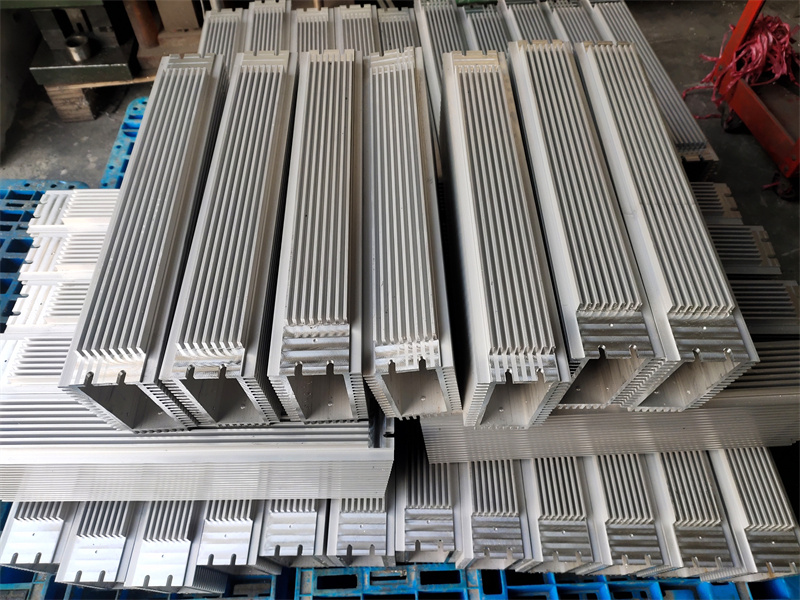 机翼草莓视频APP在线下载挤压开模定制