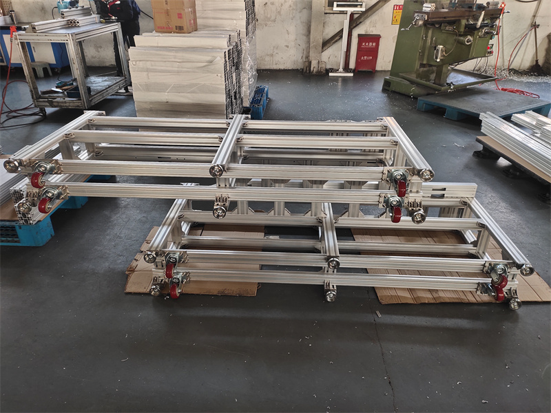 草莓视频APP在线下载口罩机架子