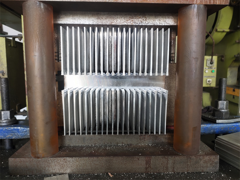 草莓视频APP在线下载口罩机设备超声波点焊机散热器